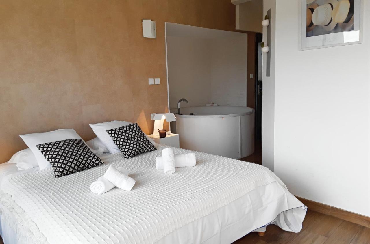 Les Suites Du Saint Nazaire - Les Balcons De La Cite Carcassonne Exterior photo