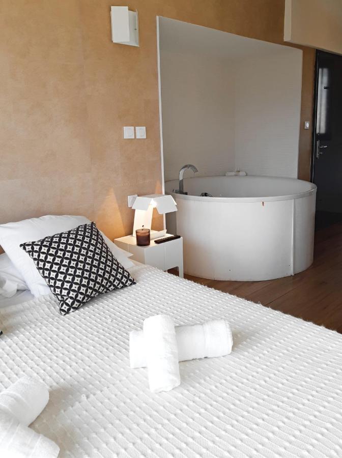 Les Suites Du Saint Nazaire - Les Balcons De La Cite Carcassonne Exterior photo