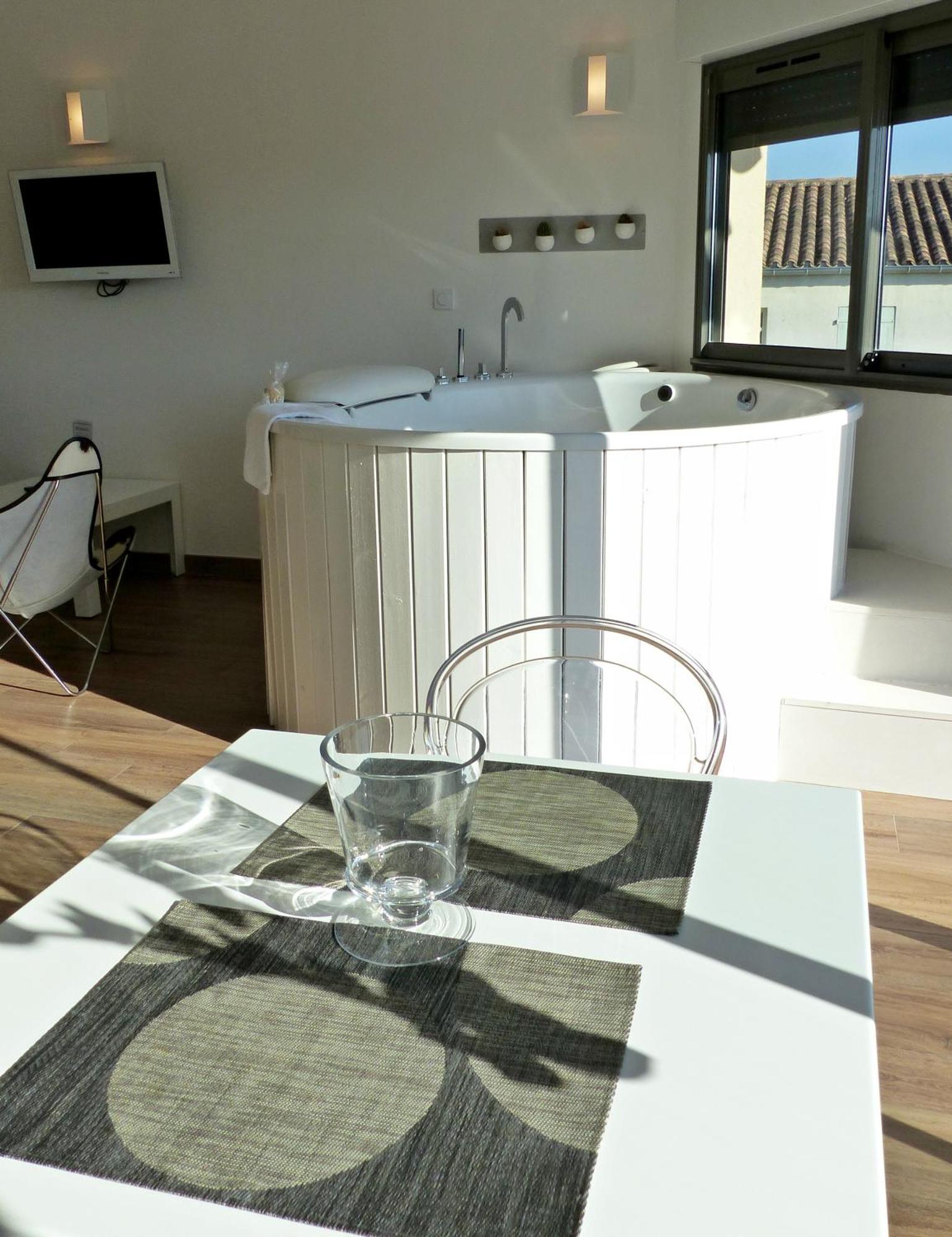 Les Suites Du Saint Nazaire - Les Balcons De La Cite Carcassonne Exterior photo